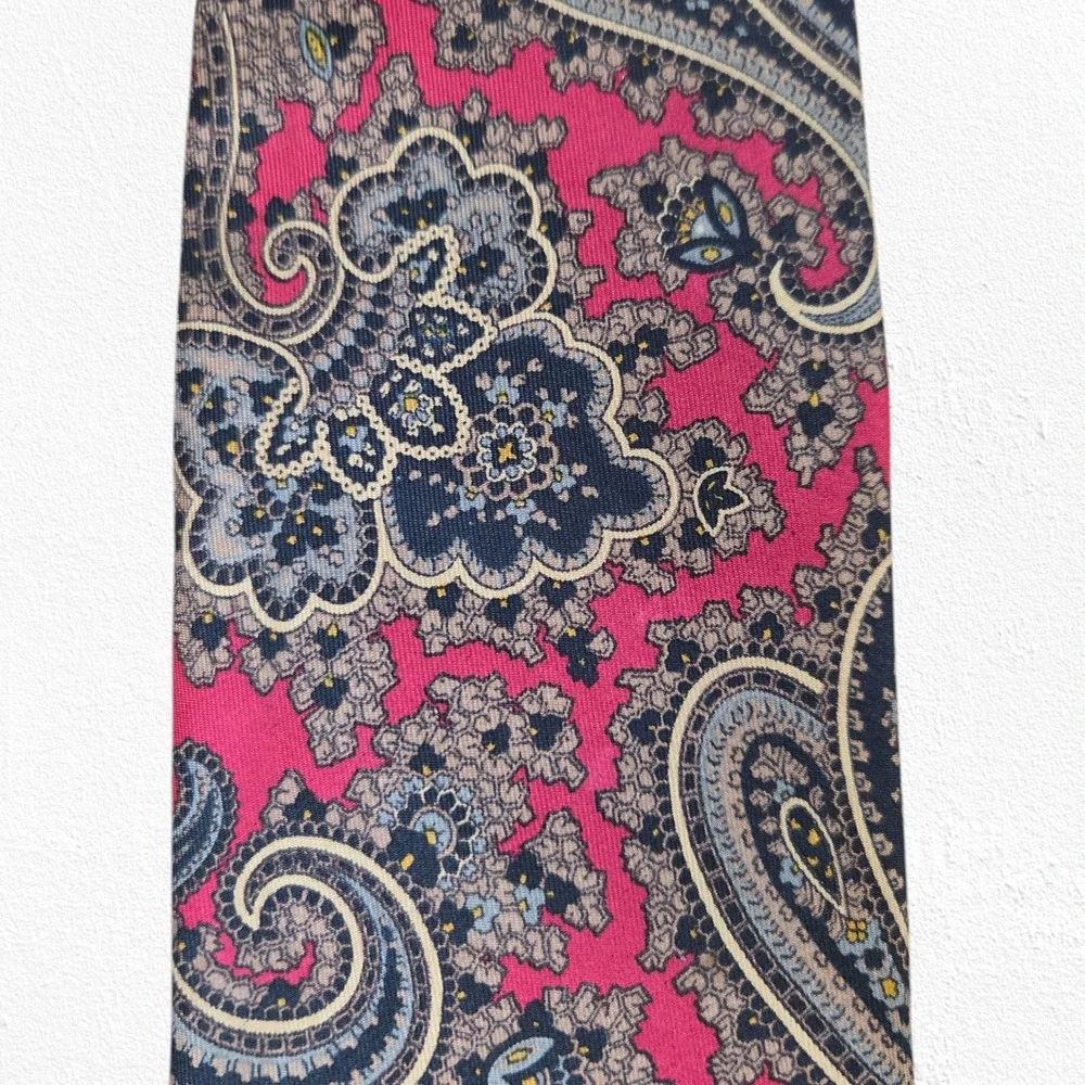 Vintage 80s Red Paisley Damask Silk Tie Hand Sewn USA Made Italy Fabric